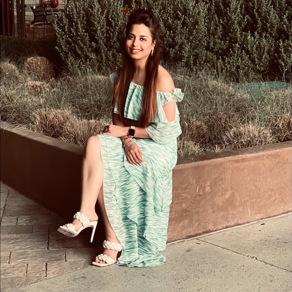 Beautiful Asymmetrical Dress - Picture 1 of 3